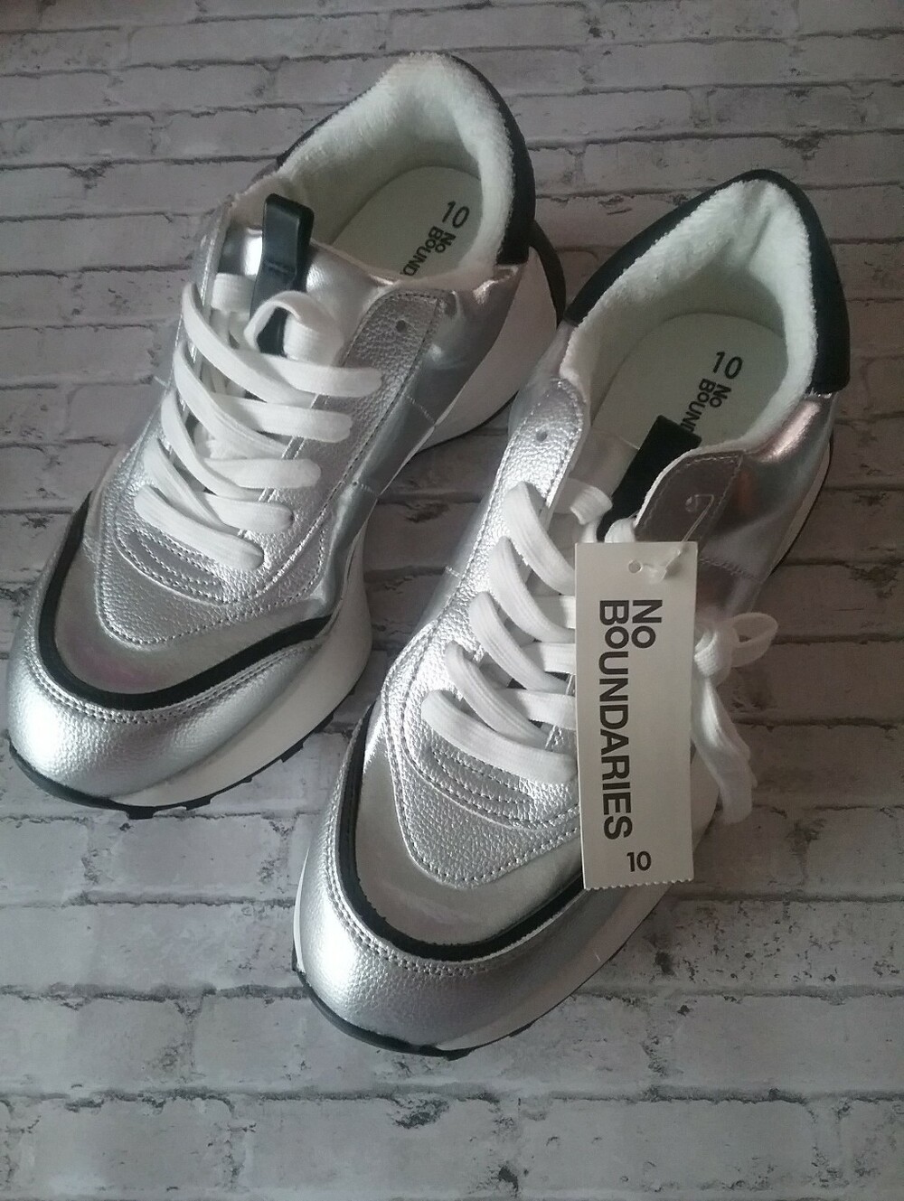No Boundaries Silver Metallic Women's Athletic Sneaker